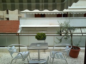 Terrace/patio - Zappion Hotel (Athens)