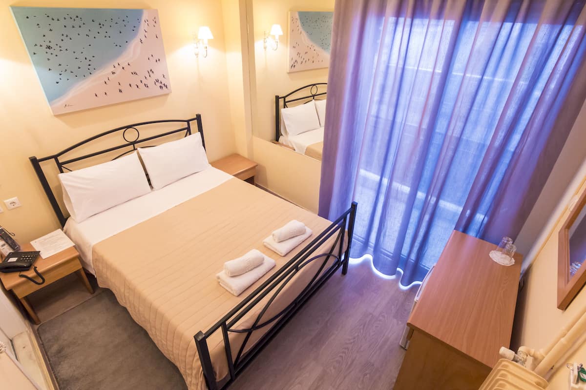 Ropa de cama hipoalergénica y escritorio