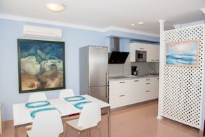 Zona de menjador de l'habitació