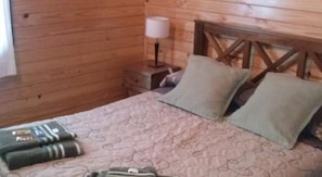 1 habitación, ropa de cama de alta calidad y escritorio 