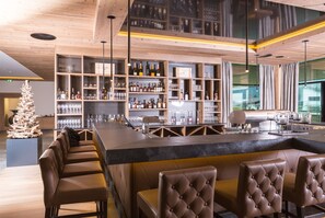 Bar (on property) - Sportresidenz Zillertal (Uderns)