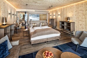 Habitación Premium, 1 habitación, sauna, vistas al campo de golf | Ropa de cama de alta calidad, minibar, caja fuerte y escritorio