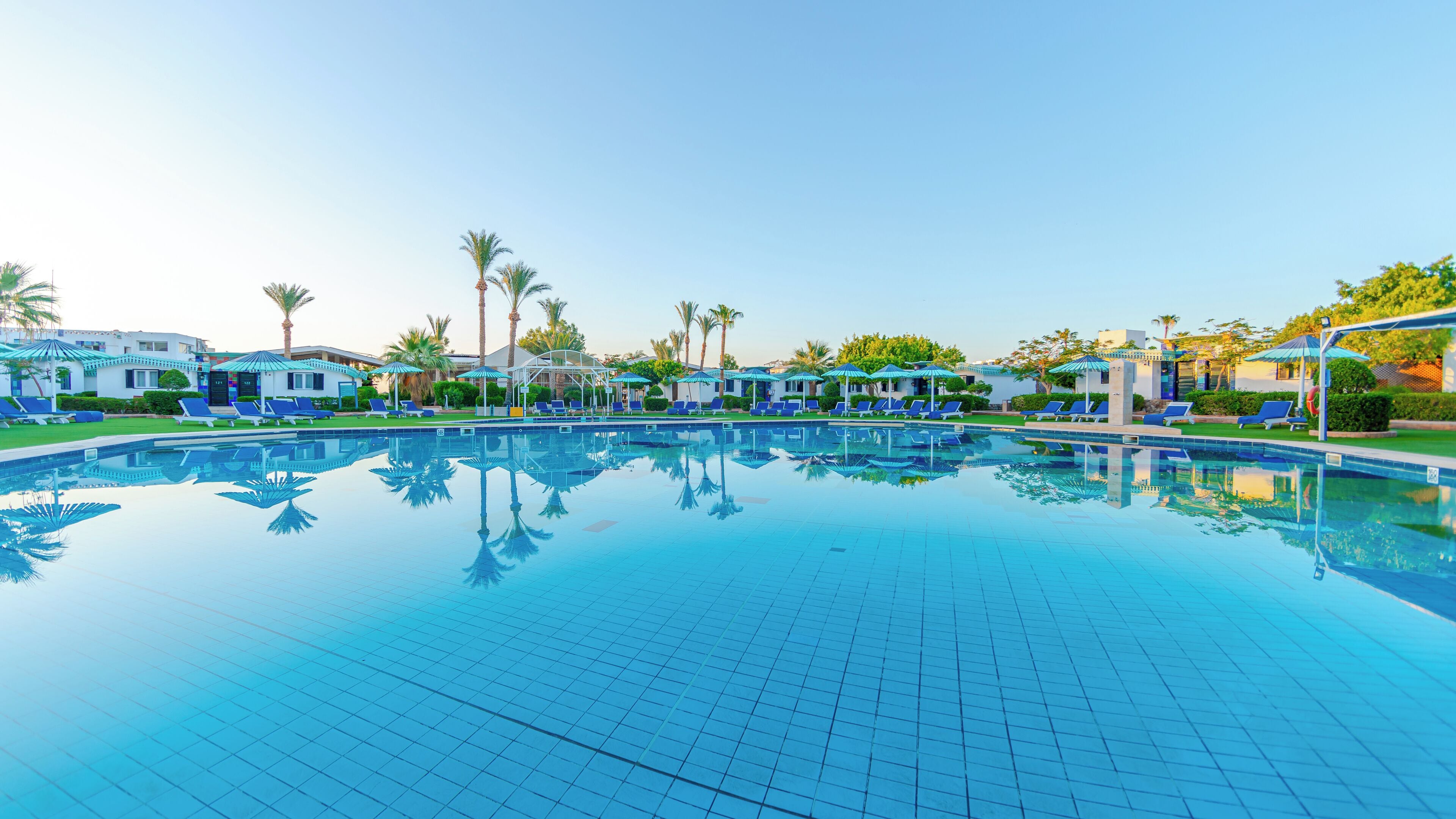 2 outdoor pools, pool umbrellas, sun loungers