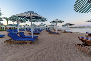 Private beach, sun loungers, beach umbrellas, beach towels - Ghazala Beach  (Sharm El Sheikh)