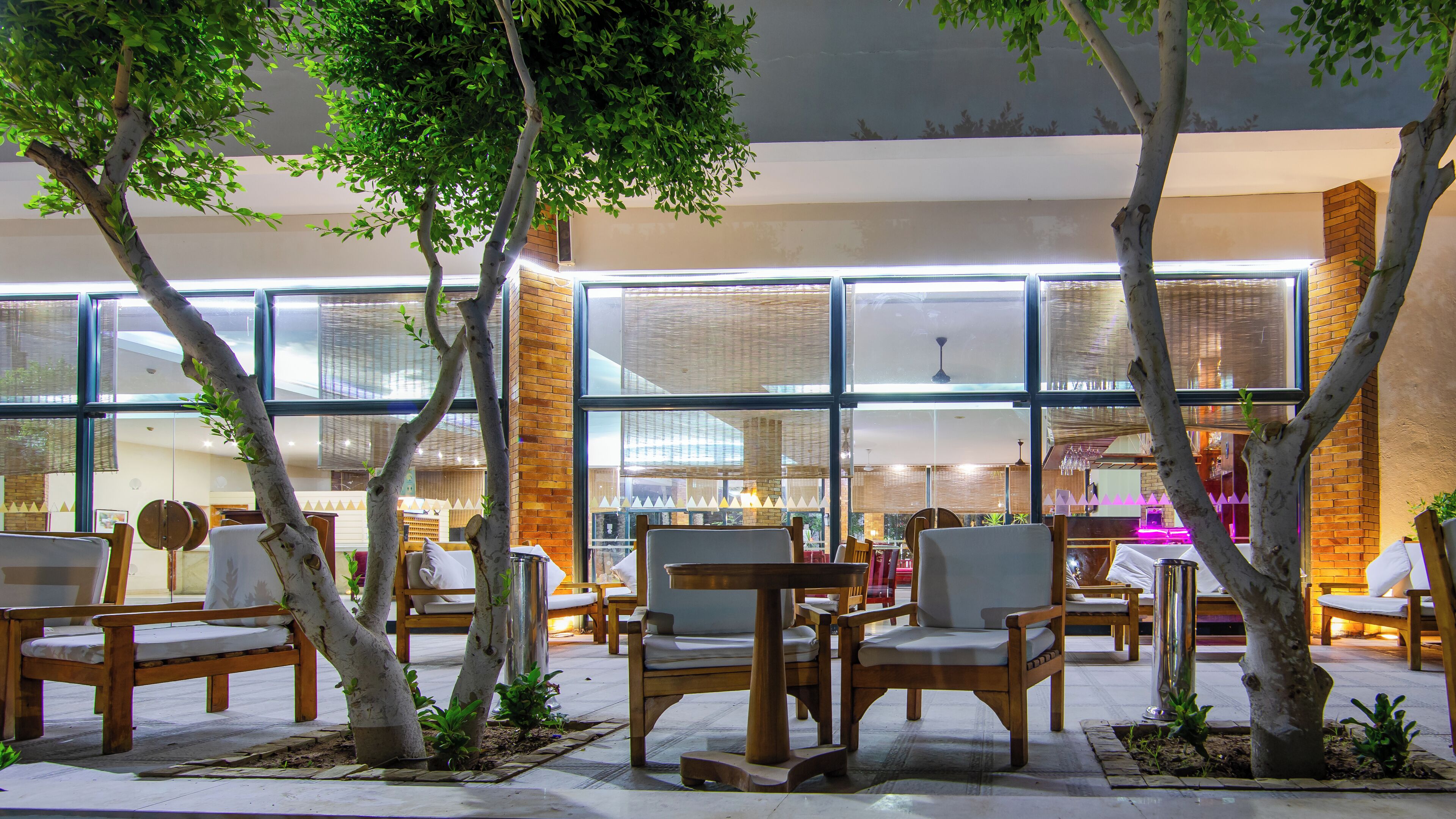 5 bars/lounges, poolside bar, beach bar