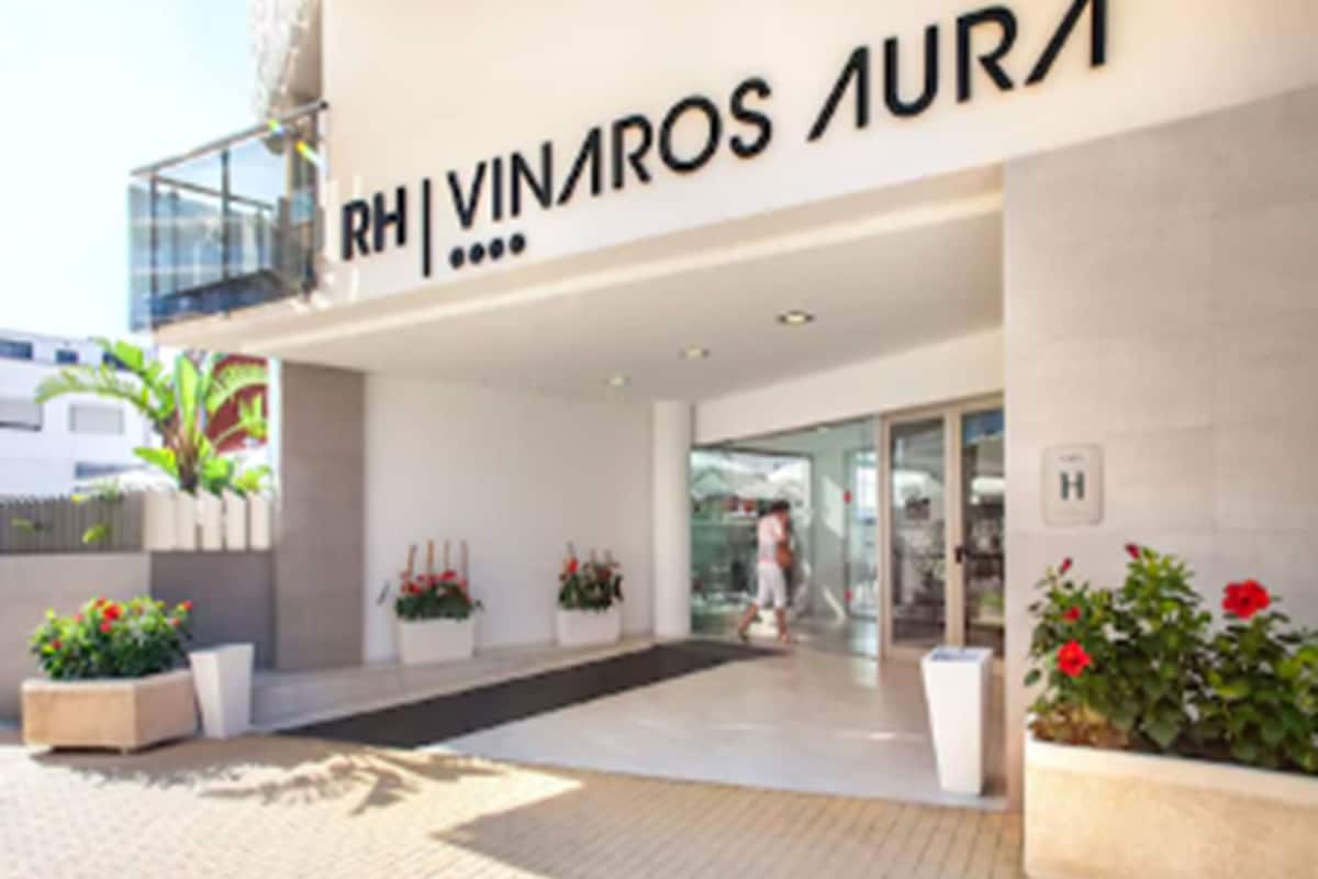 minibar, in-room safe, desk, blackout curtains