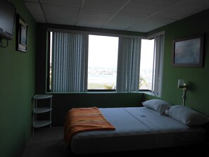 Standard Triple Room, Ocean View - Hotel Francisco II (Salinas)