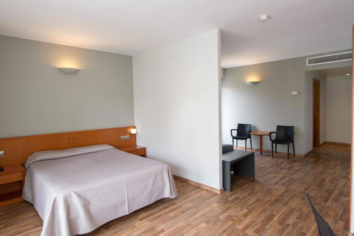 1 bedroom, minibar, in-room safe, desk