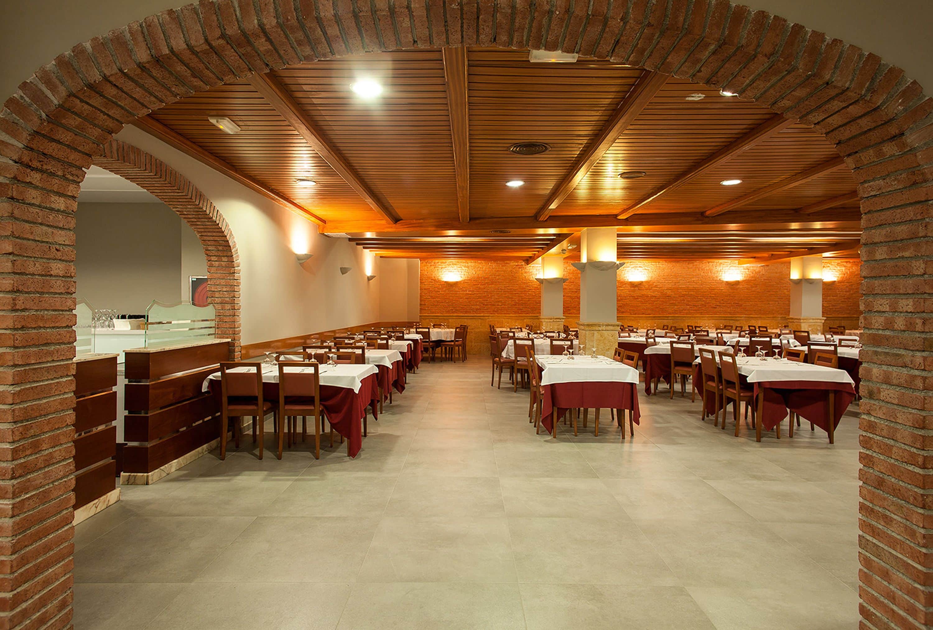 breakfast, lunch and dinner served