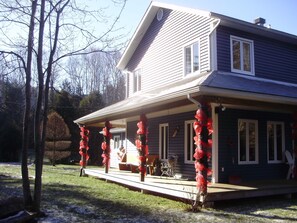 Pintu masuk properti