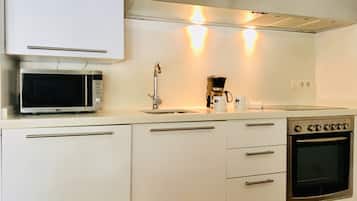 apartman, 1 hálószobával | 1 hálószoba, íróasztal és vasaló/vasalódeszka