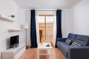 Apartamento, 1 habitación | 1 dormitorio, cortinas opacas, tabla de planchar con plancha