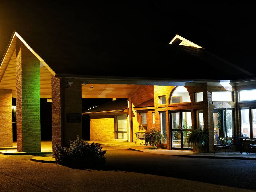 Fassade der Unterkunft – Abend/Nacht