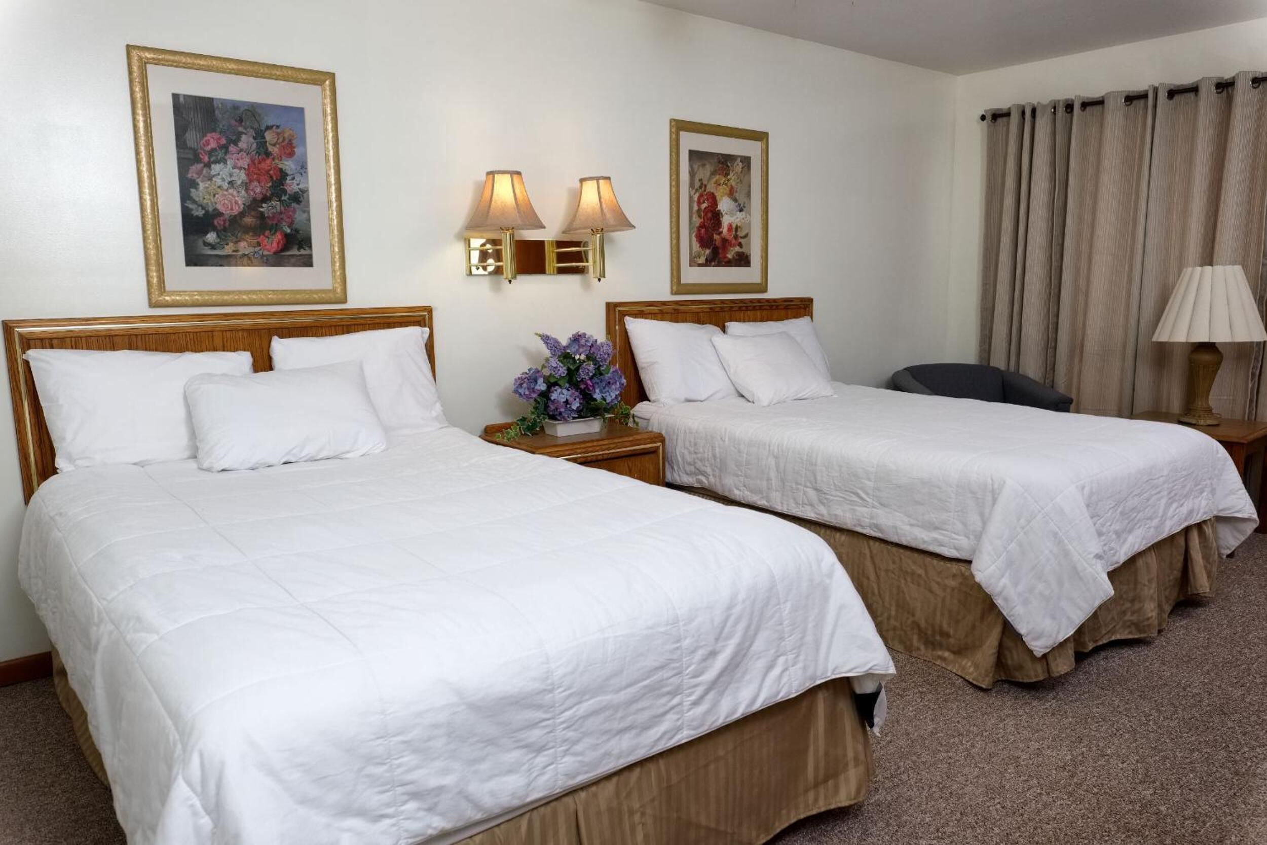 Bộ đồ giường cao cấp, chăn bông, nệm có lớp đệm bông 