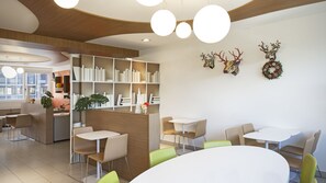 Daily buffet breakfast (EUR 9.50 per person)