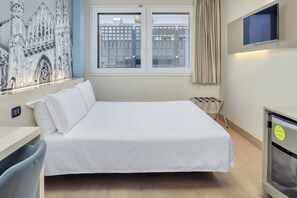 In-room safe, desk, free WiFi, bed sheets