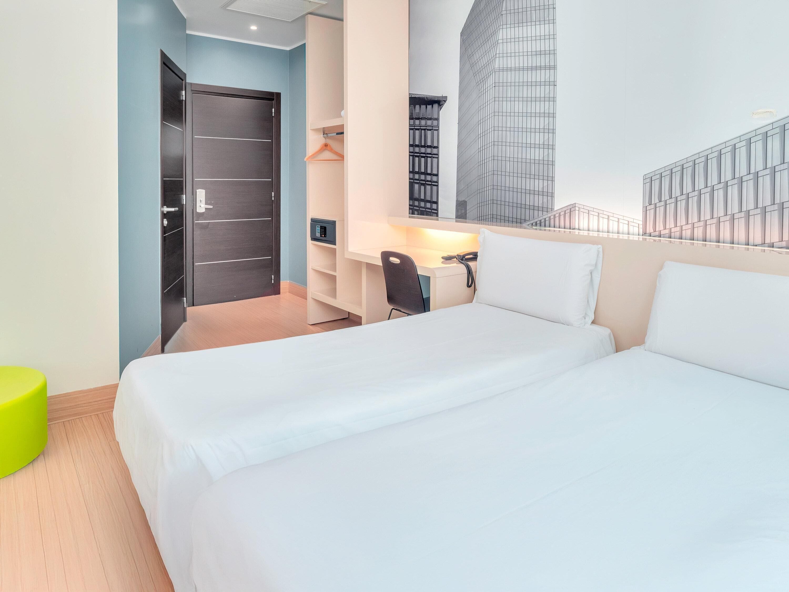 In-room safe, desk, free WiFi, bed sheets