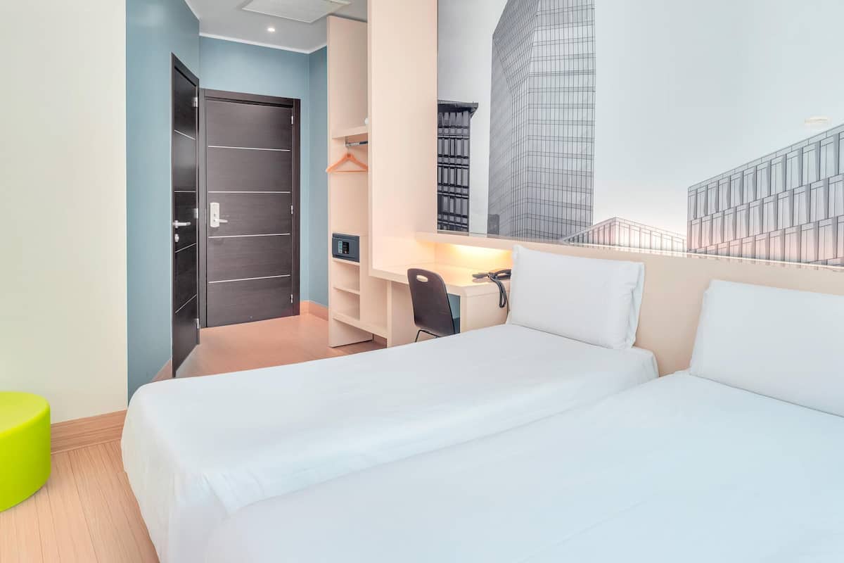 In-room safe, desk, free WiFi, bed sheets