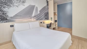 خزنة داخل الغرفة ومكتب وواي فاي مجانًا وملاءات أسرّة