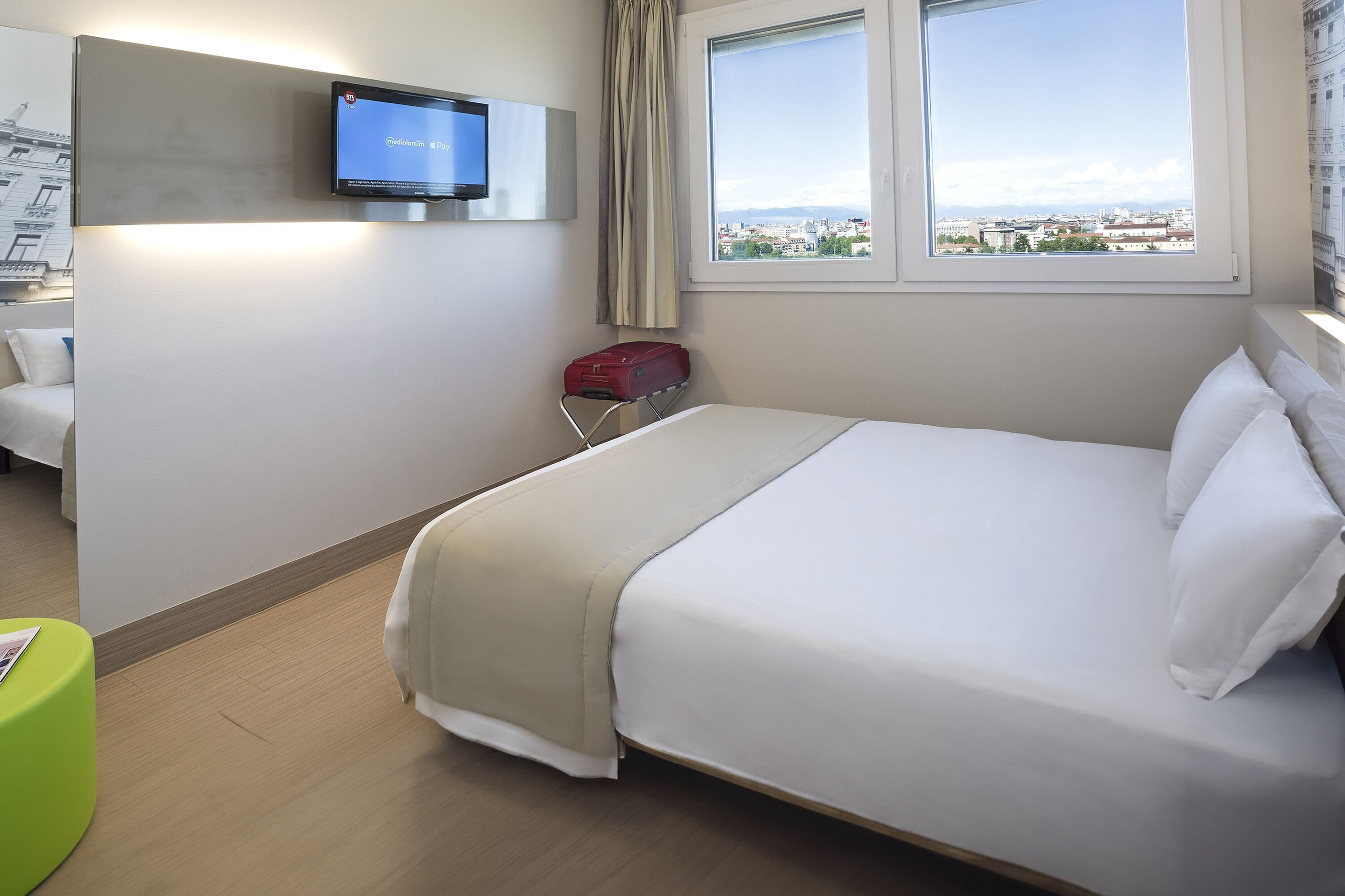 superior double room, non smoking | 1 bedroom, in-room safe, desk, free wifi