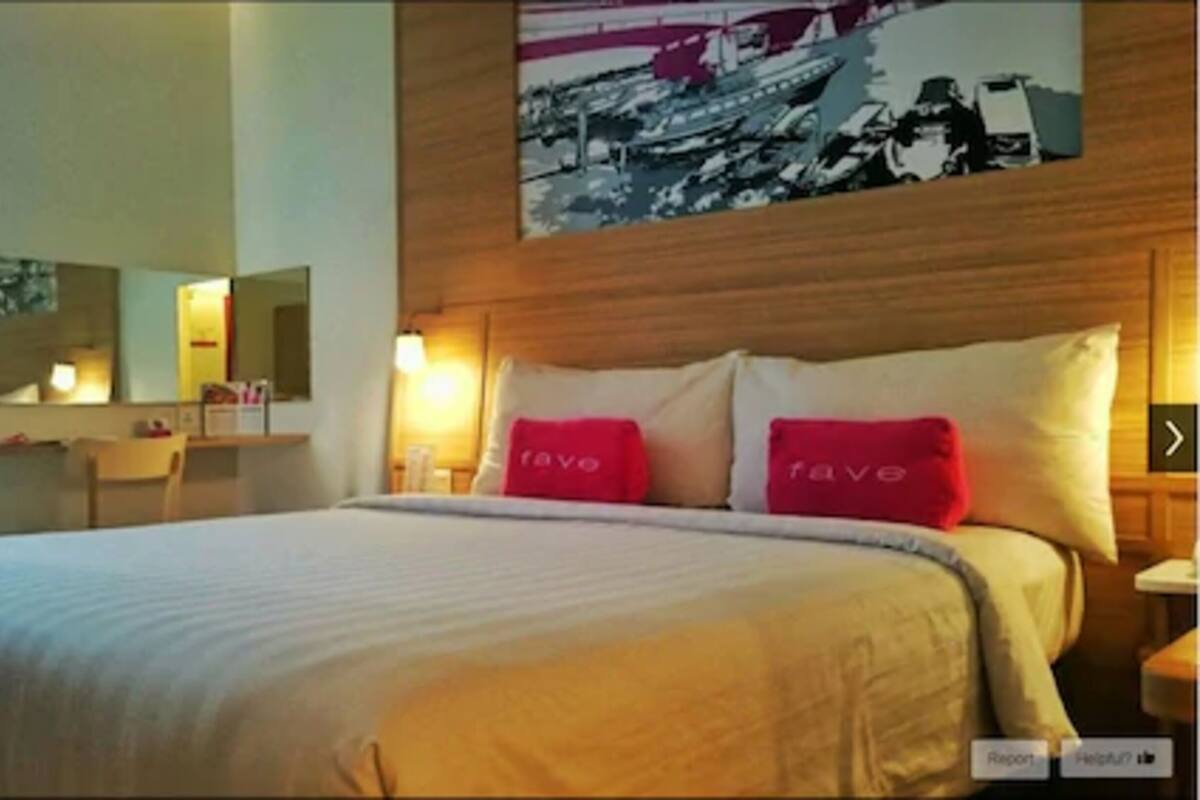 In-room safe, desk, WiFi (free), bed sheets