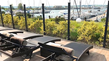 Sun deck