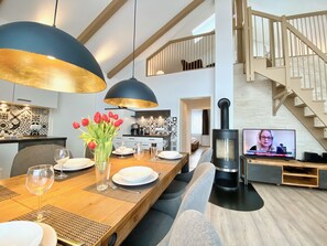 Casa Superior, 3 camere da letto, caminetto | Pasti in camera