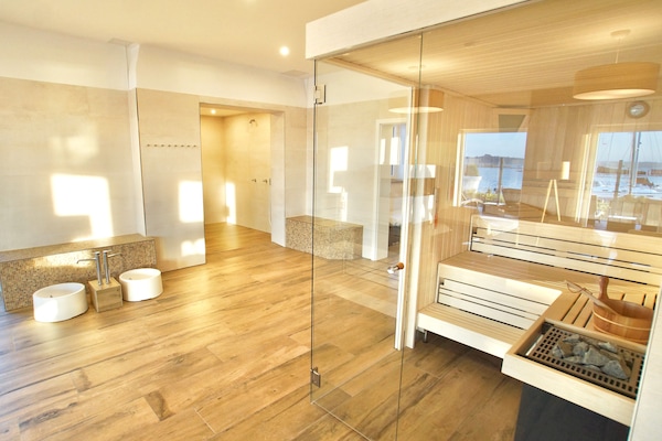Sauna, steam room, 3 treatment rooms