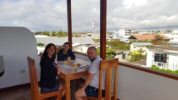 Free daily continental breakfast