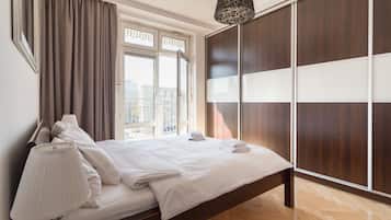 Apartamento, 1 quarto | Individualmente decorados, ferros/tábuas de passar roupa