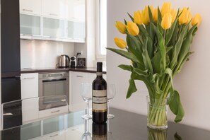 Apartment, 1 Schlafzimmer | Eigene Küche | Kühlschrank, Herdplatte, Geschirrspüler, Espressomaschine