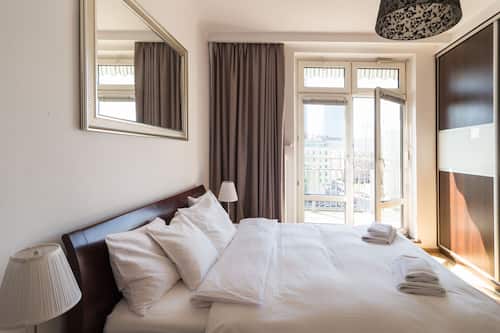 Apartment, 1 Bedroom | Individually decorated, iron/ironing board, free WiFi, bed sheets