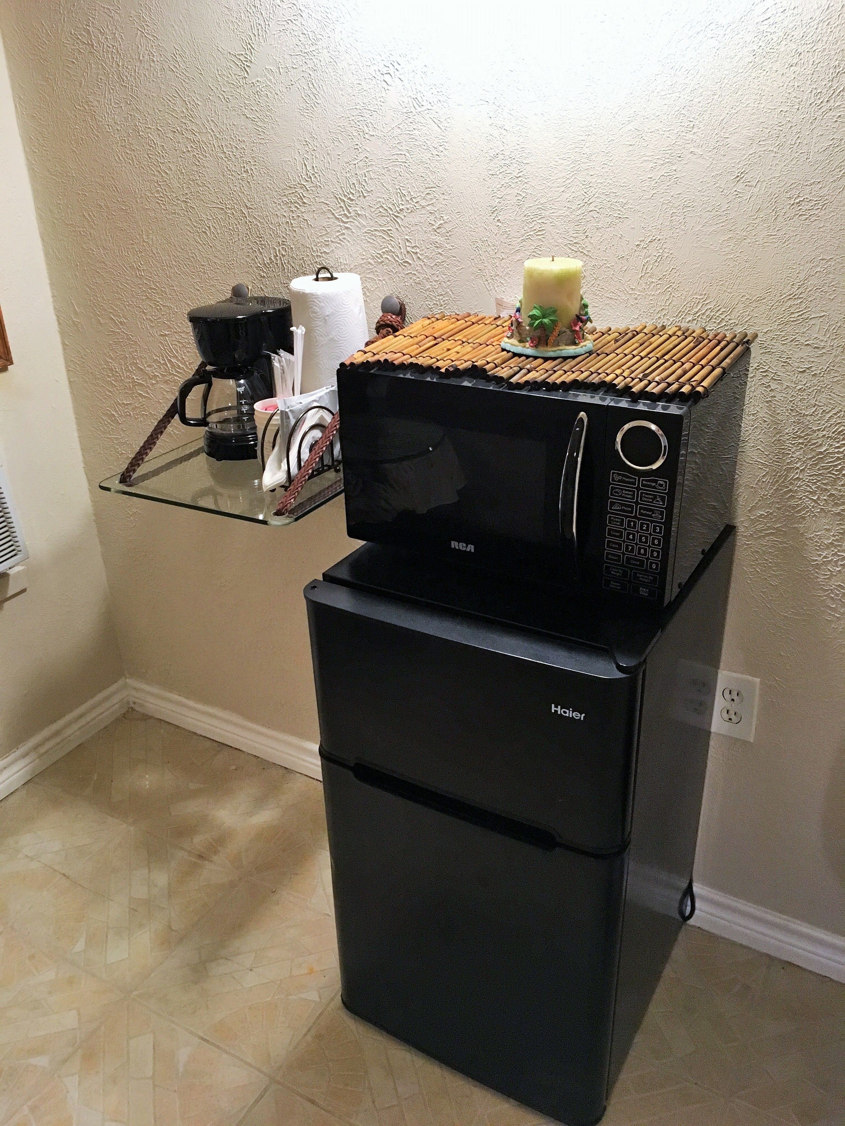 tropical room | mini fridge