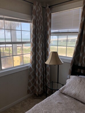Deluxe Suite, 1 King Bed, Ocean View