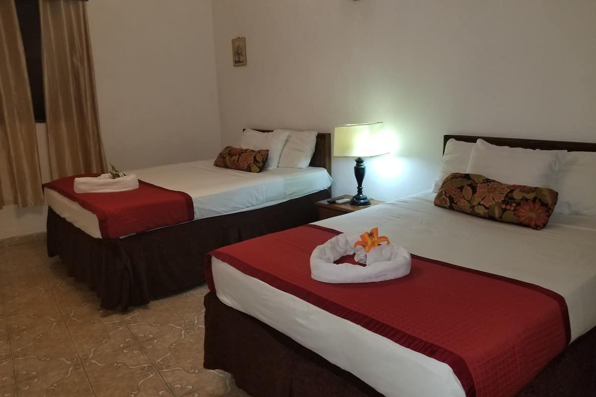Premium bedding, desk, free WiFi