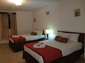 Ropa de cama de alta calidad, escritorio y wifi gratis 