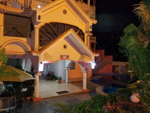 Front of property – evening/night - Hotel Jaclef Plaza (Jacmel)