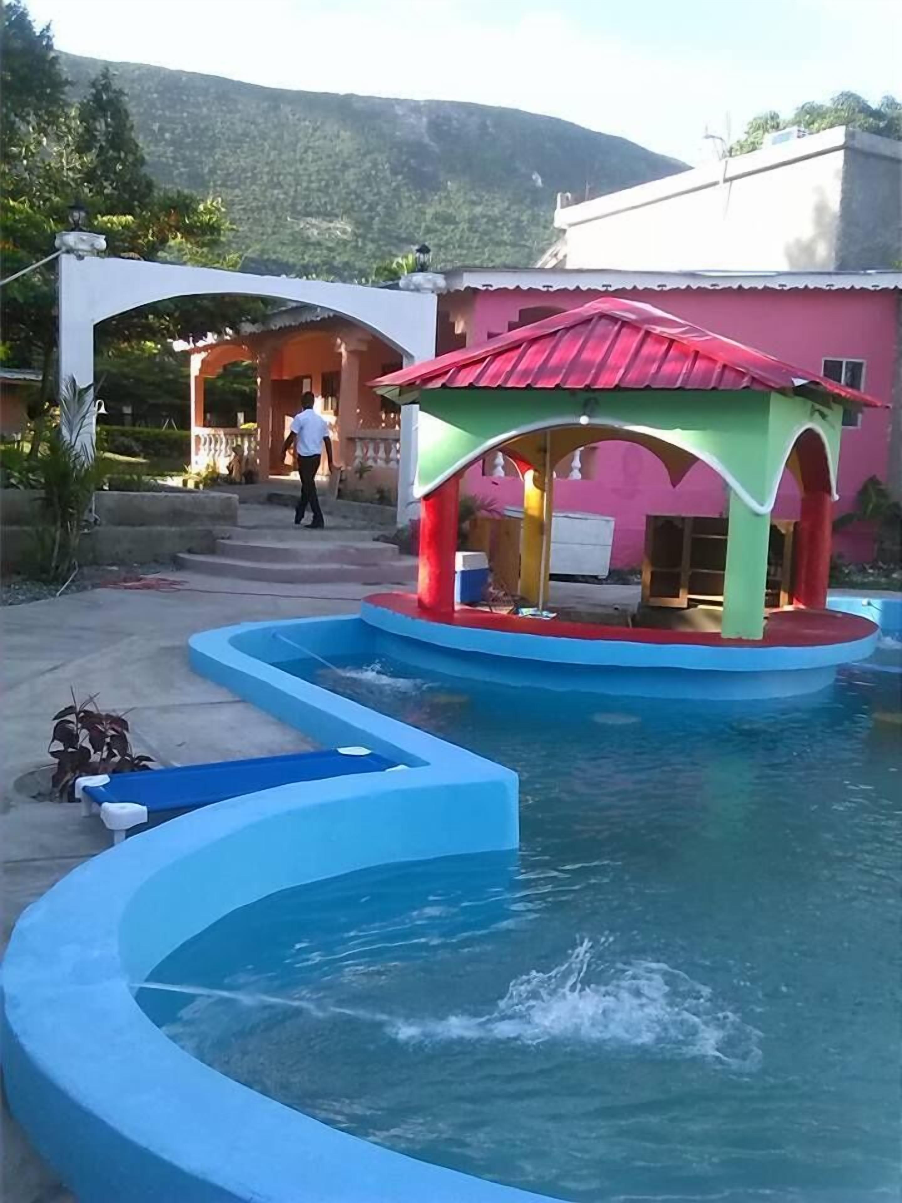 Poolside bar