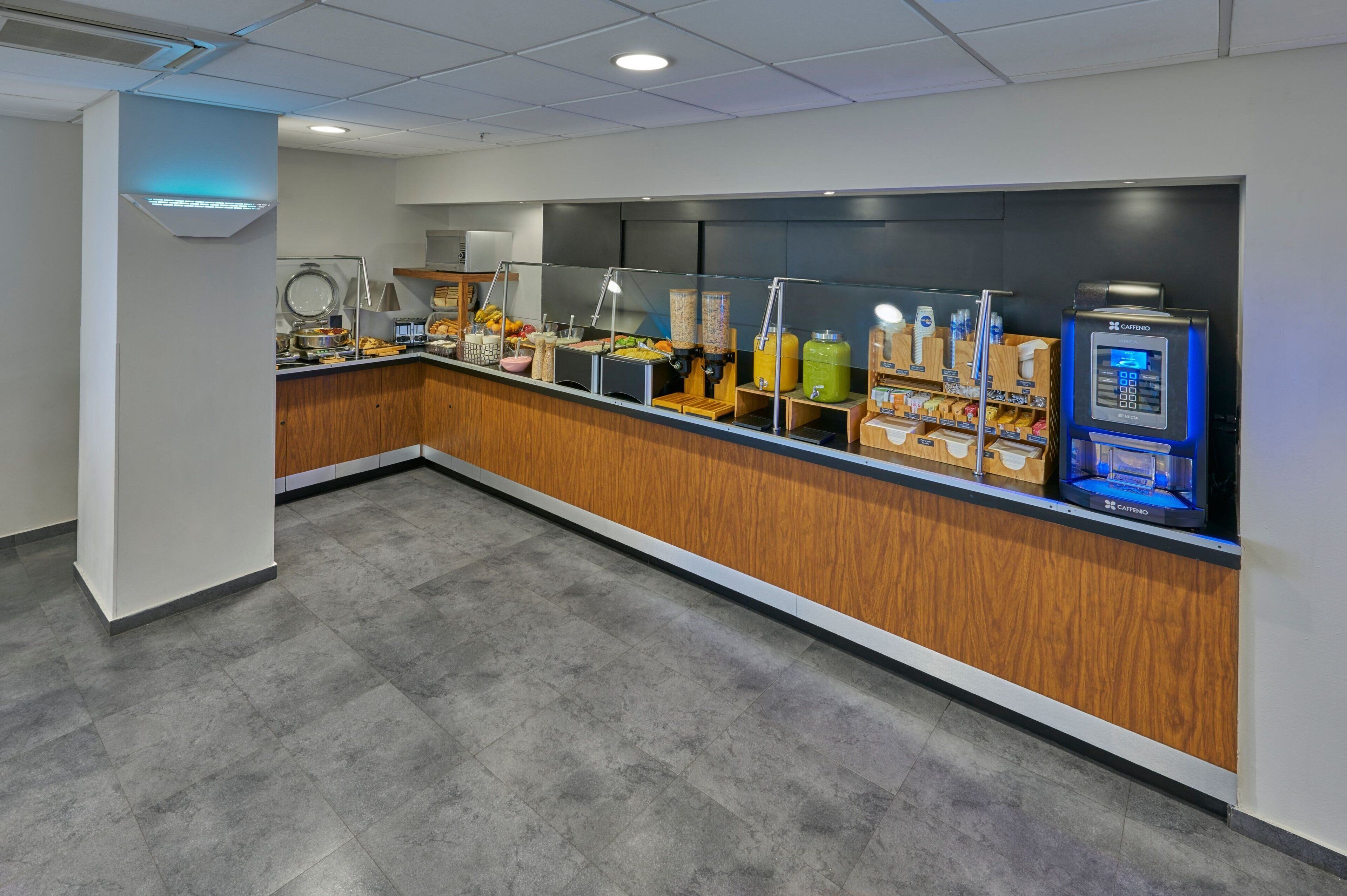 free daily continental breakfast