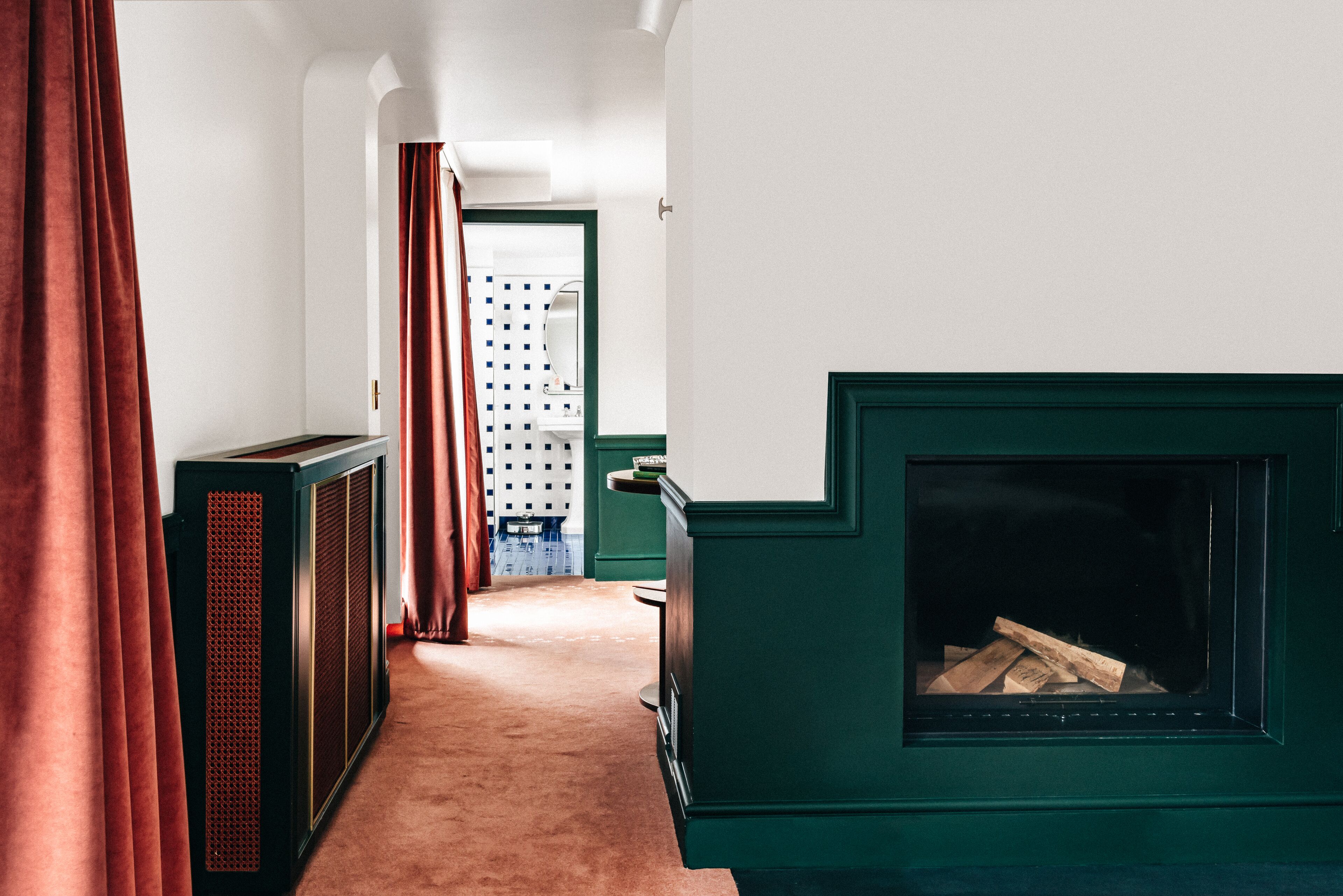 suite (verbier) | premium bedding, minibar, in-room safe, desk