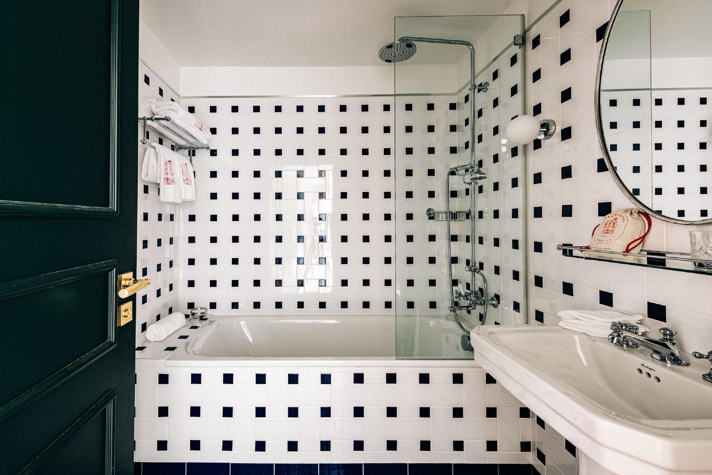 deluxe room, terrace | bathroom | jetted bath, designer toiletries, hair dryer, bathrobes