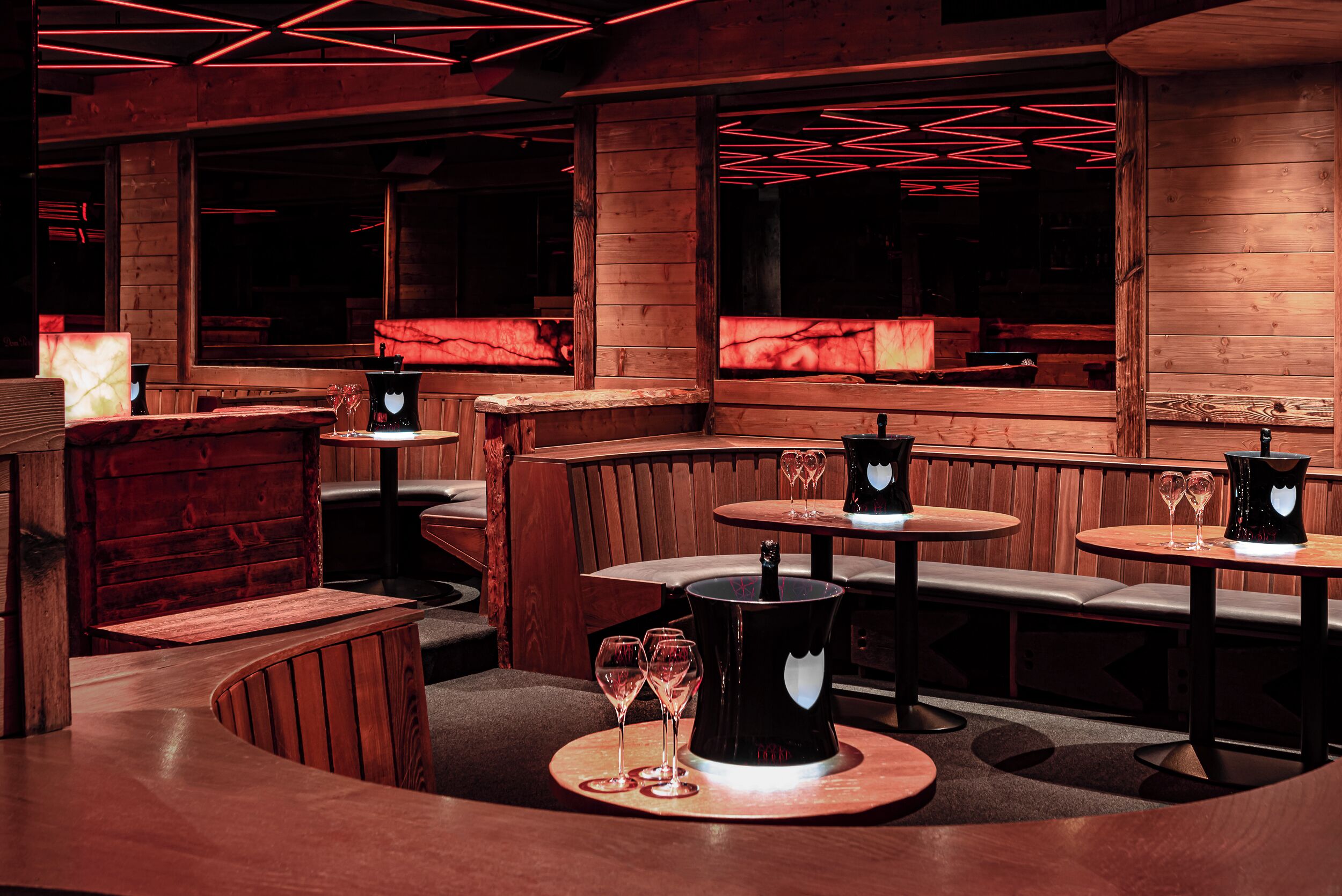 breakfast and dinner served, french cuisine