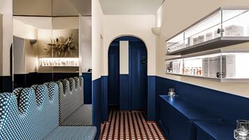 Sauna, Whirlpool, Dampfbad, Körperbehandlungen, Warmsteinmassagen