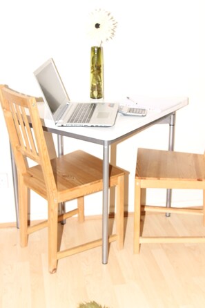 Basic dubbelrum | 1 sovrum, strykjÀrn/strykbrÀda, gratis wi-fi och sÀngklÀder