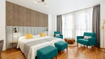 Ropa de cama de alta calidad, cortinas opacas, sistema de insonorización