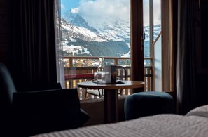 Compact Jungfrau View Double with Balcony | 山景