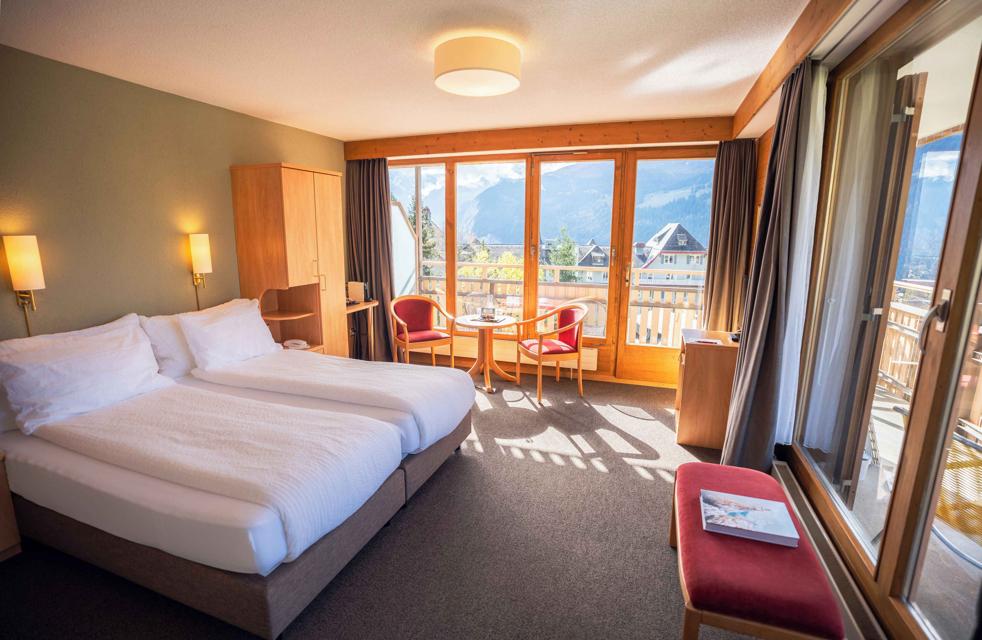 panorama double room with jungfrau view and balcony | hypo-allergenic bedding, minibar, in-room safe, desk