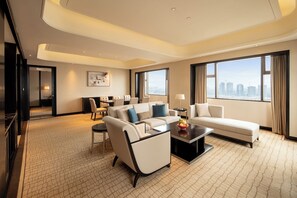 Luxury Suite | Living room