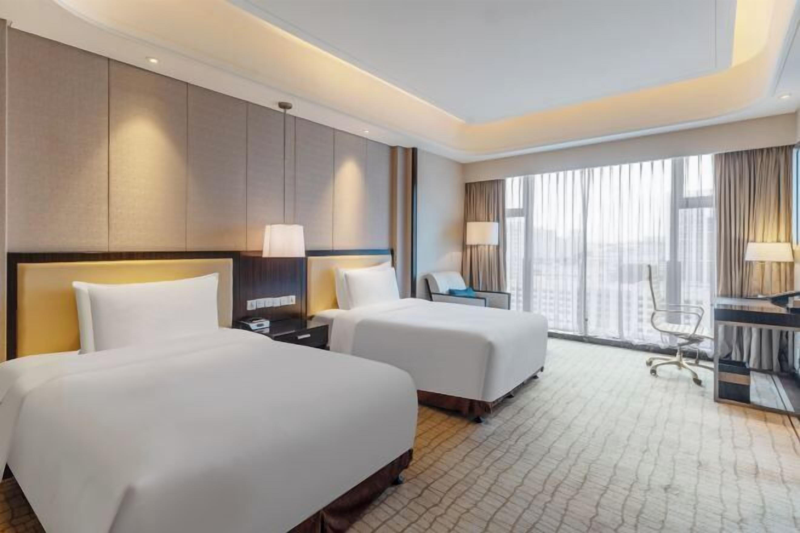 Hochwertige Bettwaren, Daunenbettdecken, Minibar, Zimmersafe