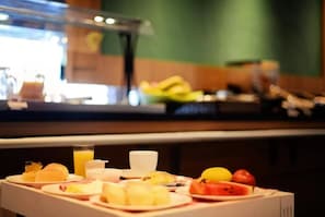 Daily buffet breakfast (BRL 50 per person)